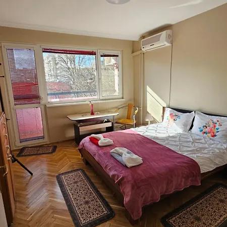 Fully Equipped Bright Close To Transport * 索菲亞