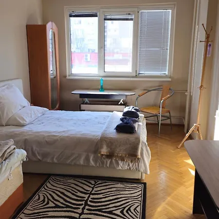 Fully Equipped Bright Close To Transport Appartement Sofia