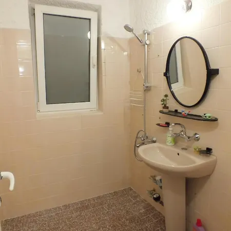 Fully Equipped Bright Close To Transport *