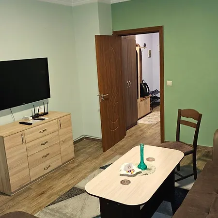 Fully Equipped Bright Close To Transport Apartament *