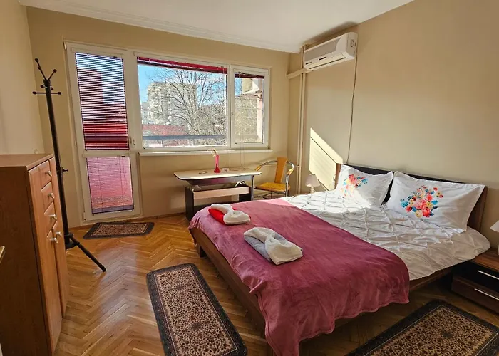 Fully Equipped Bright Close To Transport